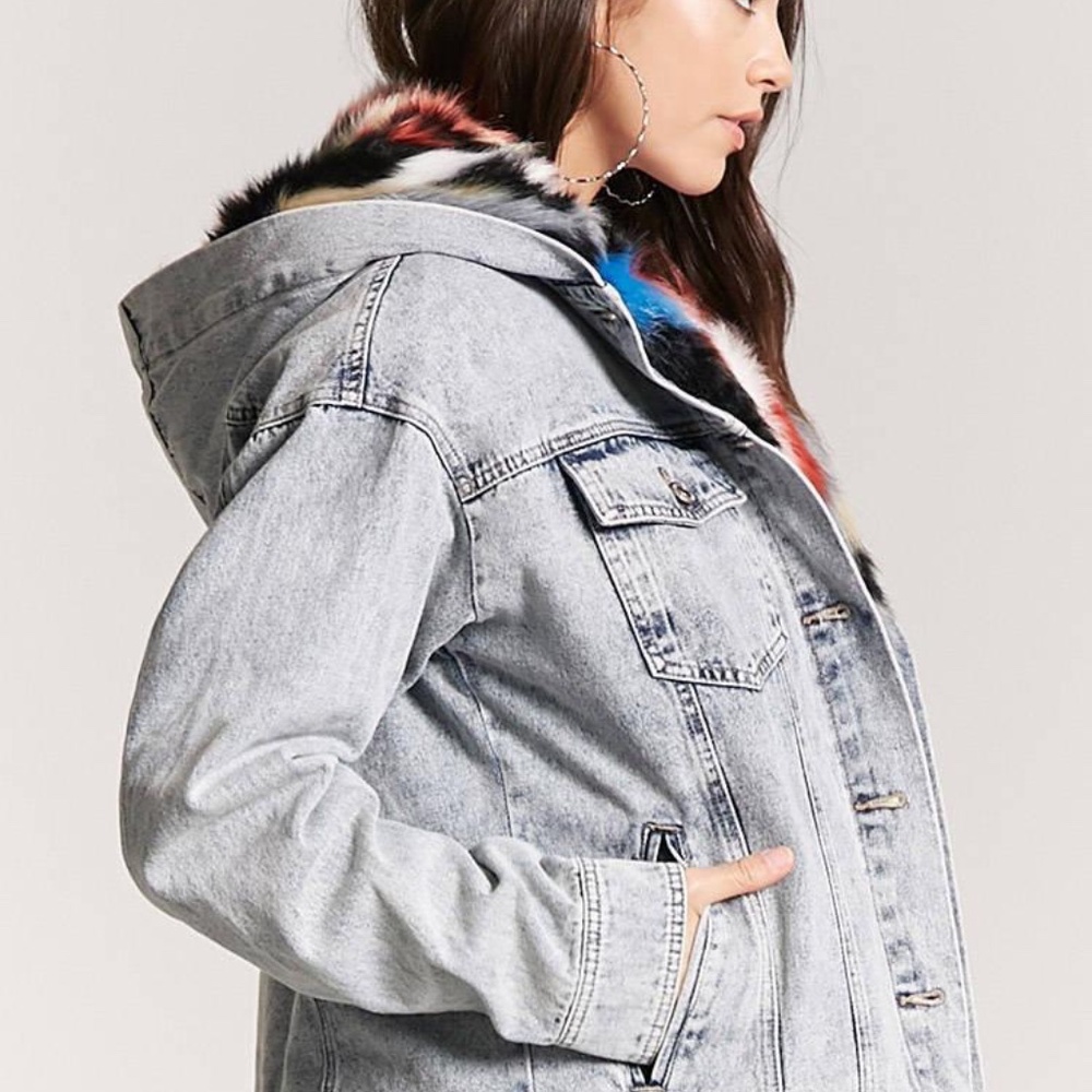 Forever 21 Denim jacket with colorful removable fur lining Medium